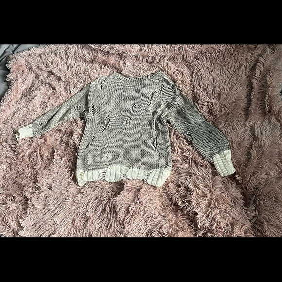 Aako - Grey Sweater - Picture 2 of 3
